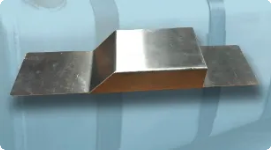 Tôle de protection du puit de jauge